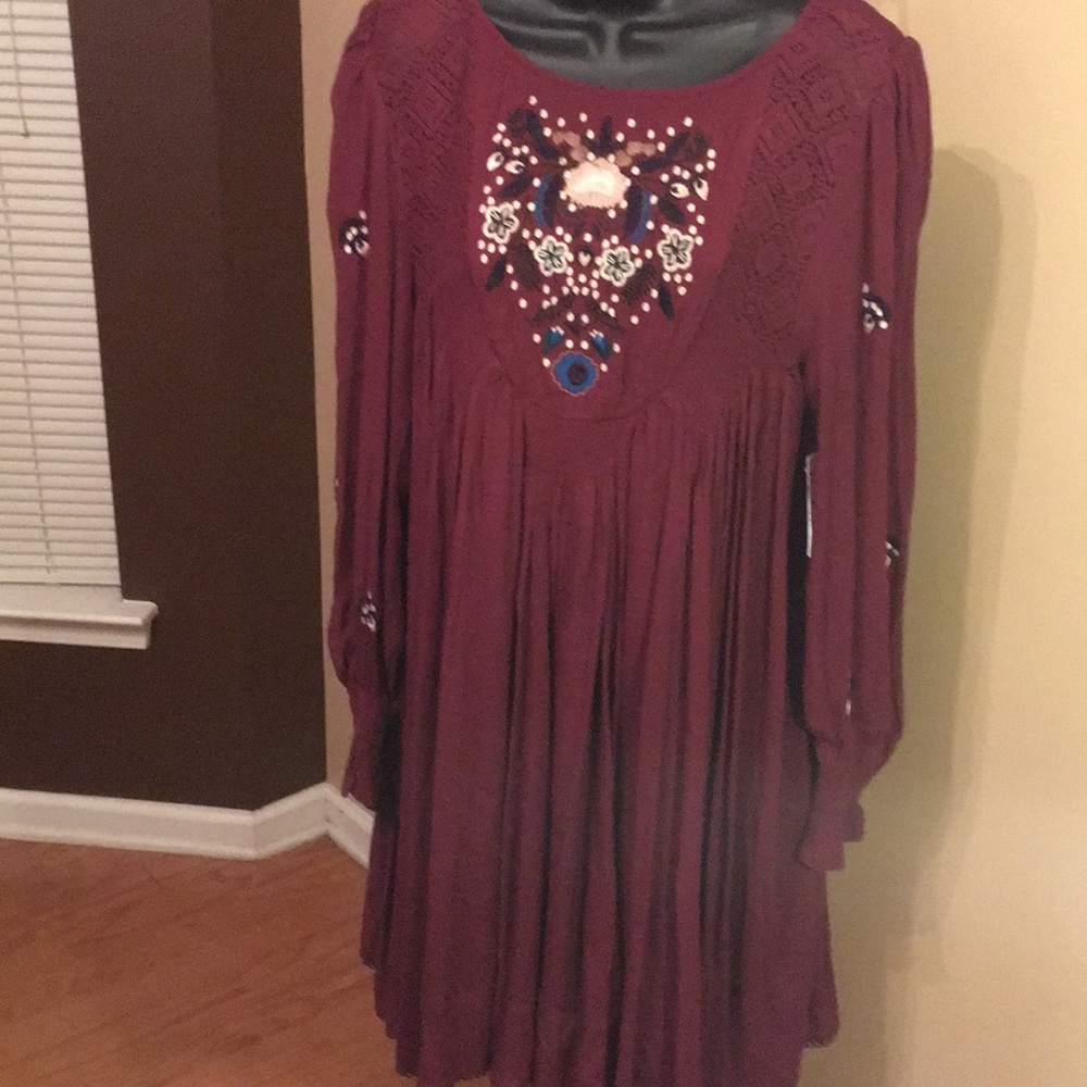 NWT WOMEN’S FREE PEOPLE WINE EMBROIDERED MINIDRESS - Picture 8 of 8